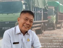 Warga Menjerit Jalan Hotmix Rusak Akibat Truk Sagu.