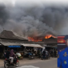‎Damkar Tubaba Gerak Cepat Jinakkan Kebakaran Pasar Mulya Kencana, 22 Personel dan 4 Armada Diterjunkan.  ‎