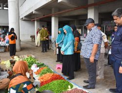 Kawal Ketersediaan Pangan Ramadan, Ketua TP PKK Tubaba Tinjau Langsung Gerakan Pangan Murah.