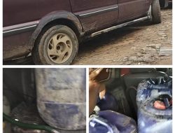 Mobil Kijang Sarat Derigen Diamkan Di Belakang SPBU, Diduga Nekat Oplos Solar Subsidi.