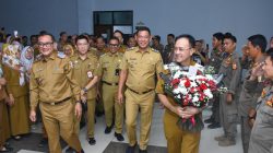 Dilepas Menuju Pemprov Lampung, Mirza Irawan Resmi Jabat Kepala BKAD Provinsi.
