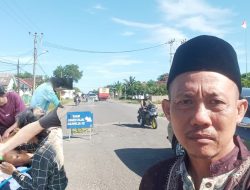 Usai Makan Korban Jiwa, Warga Panaragan Jaya Gotong Royong Tambal Jalan Berlubang, Pejabat Disebut Tak Tampak Melayat.