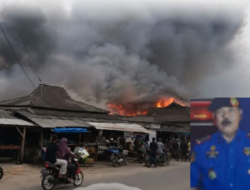 ‎Damkar Tubaba Gerak Cepat Jinakkan Kebakaran Pasar Mulya Kencana, 22 Personel dan 4 Armada Diterjunkan.  ‎