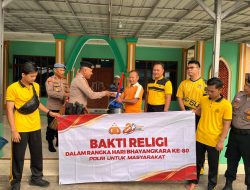 Sambut Hari Bhayangkara ke-80, Polres Tulang Bawang Barat Gelar Bakti Sosial Religi Bersihkan Tempat Ibadah Di Panaragan Jaya.