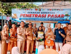 ‎Tekan Inflasi, Pemkab Tubaba Gelar Penetrasi Pasar dan Operasi Pasar Murah di Pasar Mulya Asri.  ‎