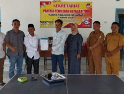Oktavianus Resmi Daftar Calon Kepalo Tiyuh Karta Tanjung Selamat.  ‎