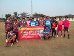 Karang Taruna Mulya Jaya Gelar Turnamen Sepak Bola Antar-Suku, Pererat Silaturahmi Pemuda.